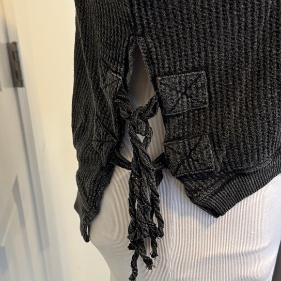 Free People Charcoal Ribbed Crop Top - Picture 4 of 11